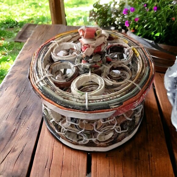 Coiled Paper Basket With Lid Vintage Handmade Pinwheel Design Recycled Newspaper - Picture 13 of 16